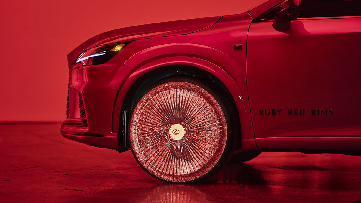EL LEXUS RX SE PONE LOS 'ZAPATOS' DE DOROTHY EN 