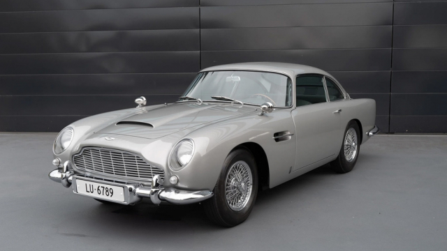Aston Martin DB5 "Goldfinger" Réplica exacta del Aston Martin DB5 de James Bond en "Goldfinger"