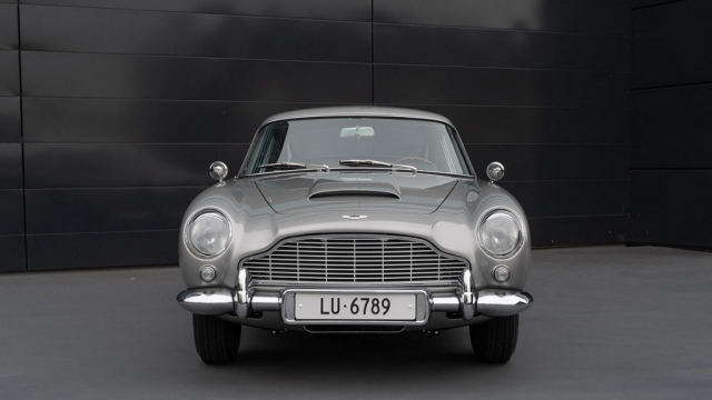 Aston Martin DB5 "Goldfinger" Réplica exacta del Aston Martin DB5 de James Bond en "Goldfinger"