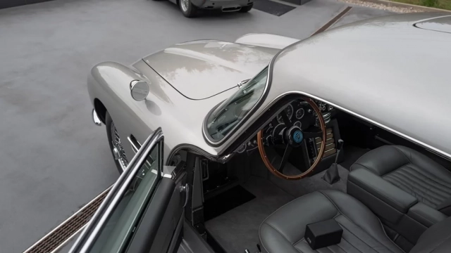 Aston Martin DB5 "Goldfinger" Réplica exacta del Aston Martin DB5 de James Bond en "Goldfinger"