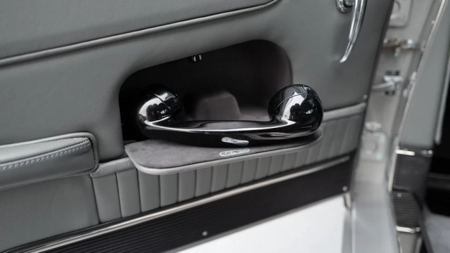 Aston Martin DB5 "Goldfinger" Réplica exacta del Aston Martin DB5 de James Bond en "Goldfinger"