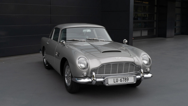 Aston Martin DB5 "Goldfinger" Réplica exacta del Aston Martin DB5 de James Bond en "Goldfinger"