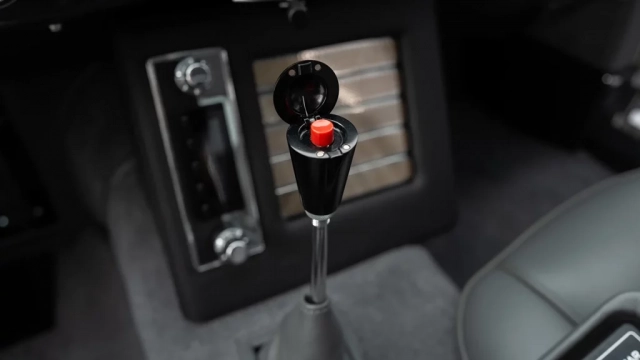 Aston Martin DB5 "Goldfinger" Réplica exacta del Aston Martin DB5 de James Bond en "Goldfinger"
